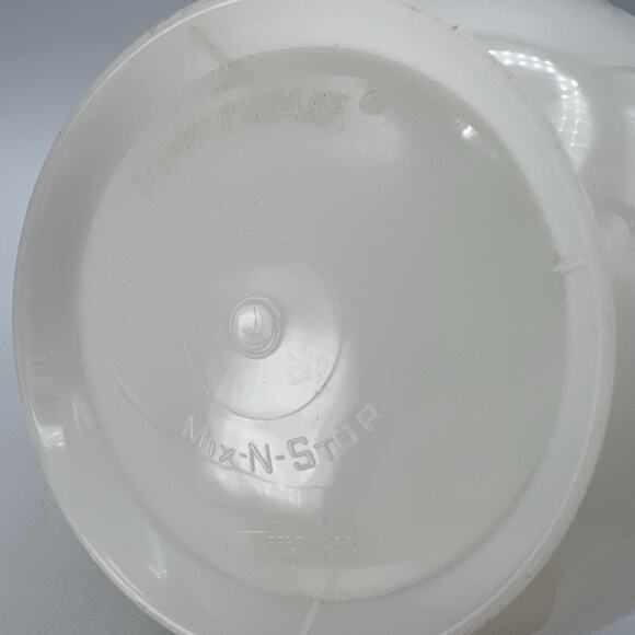 Vintage Tupperware Mix N Store 8 Cup Measuring Pitcher Batter Bowl With Lid - Picture 7 of 7